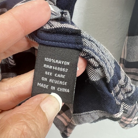 Torrid Womens Flannel Camp Shirt 2XL Black Pink Plaid Button Up Flap Pocket - Picture 7 of 9